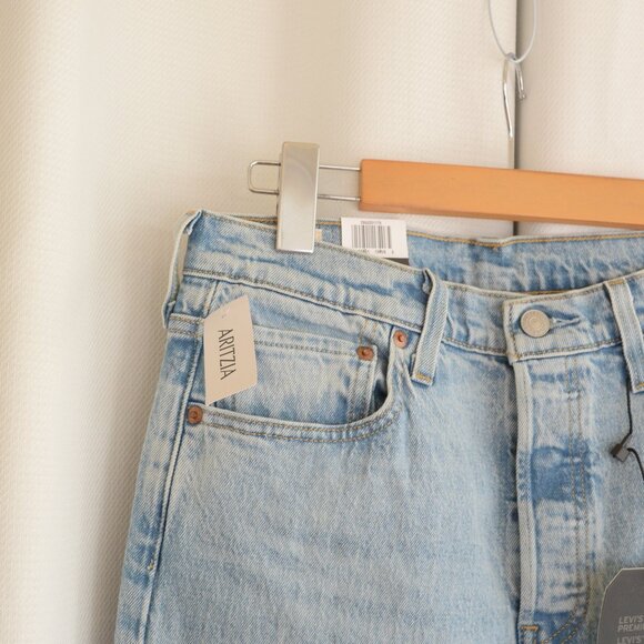 NWT Levi's 501s Straight Leg Light Wash Jeans Sz 29 - Picture 5 of 8